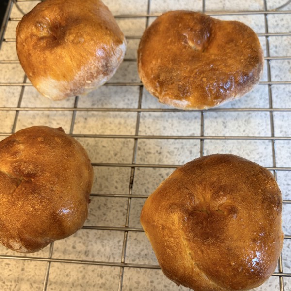 4 ingredient low calorie protein bagels