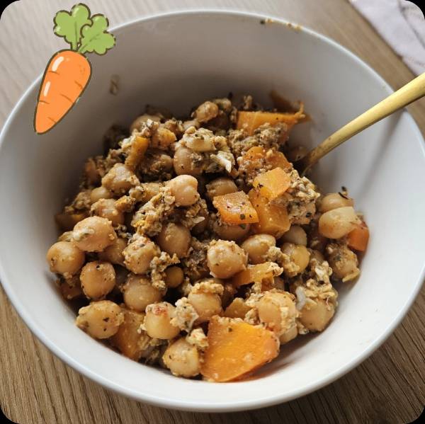 Chickpeas w egg and carrot