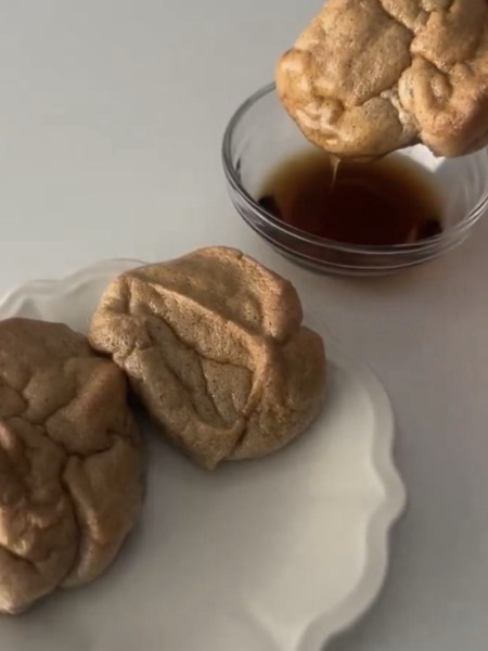 Sweet egg white puffs