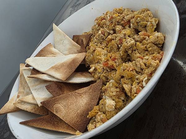 scrambled eggs with air fried torilla