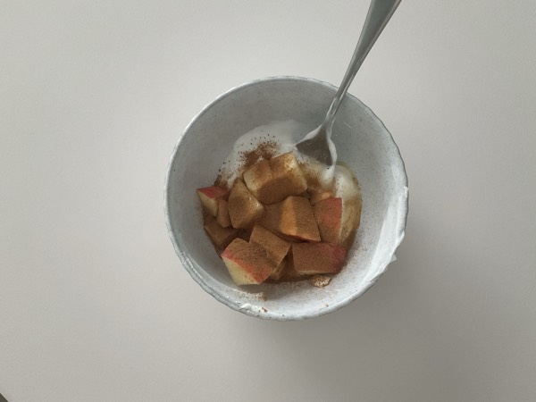 apple yoghurt bowl