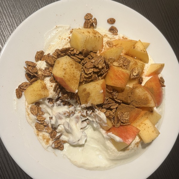 - yogurt w apples